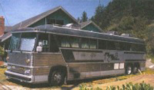 2010 tour bus